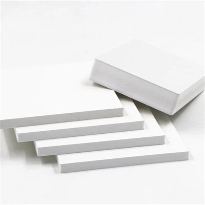 Hard plastic plaatbord